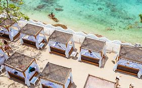 Bora Bora Beach Club & Hotel