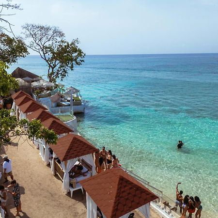 Bora Bora Beach Club & Hotel Isla Grande  Exterior photo