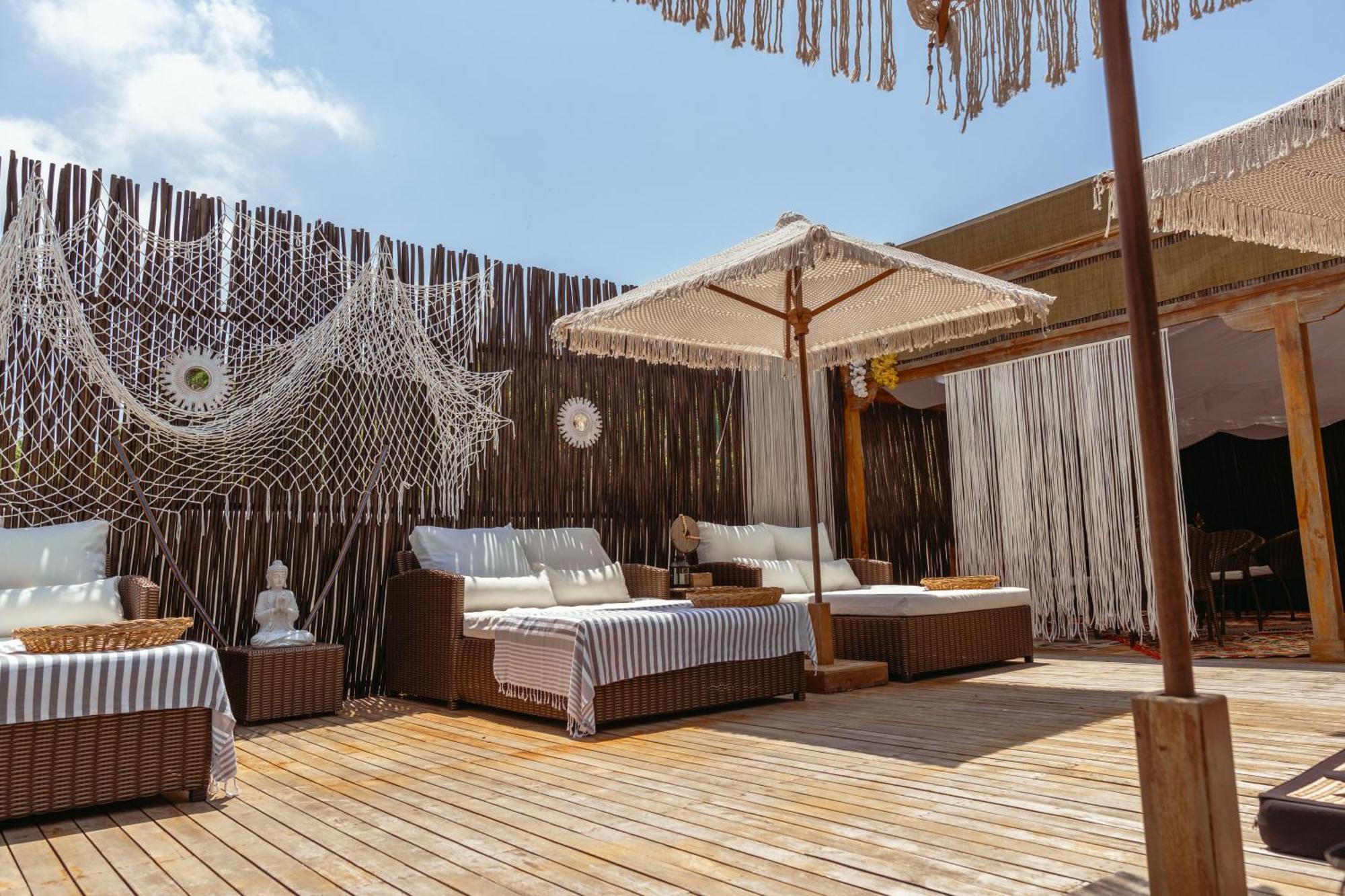 Bora Bora Beach Club & Hotel Isla Grande  Exterior photo