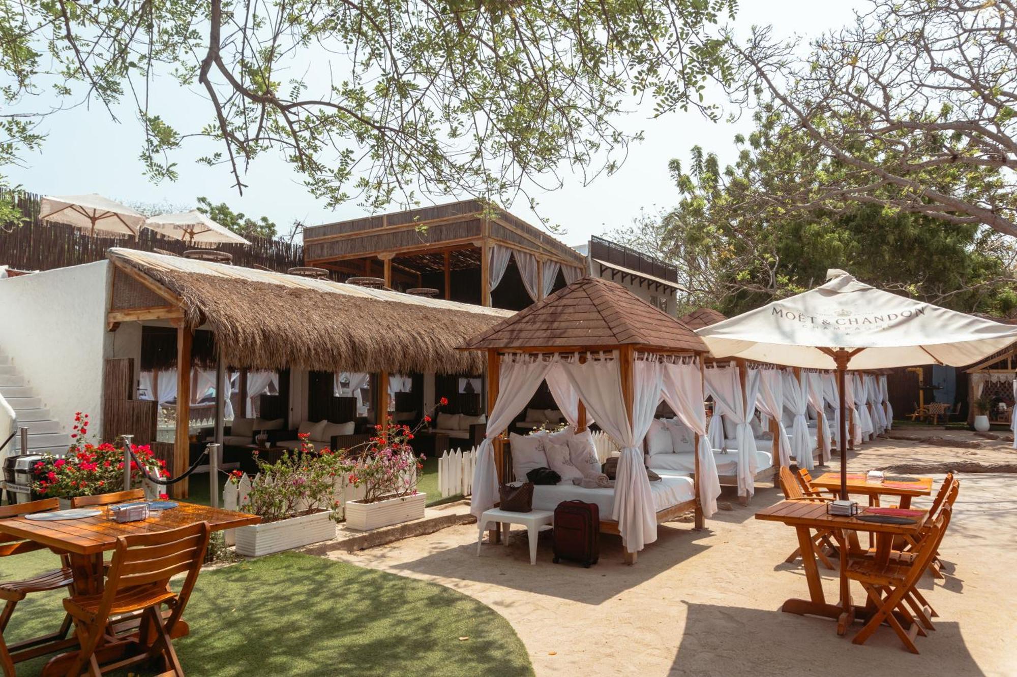 Bora Bora Beach Club & Hotel Isla Grande  Exterior photo