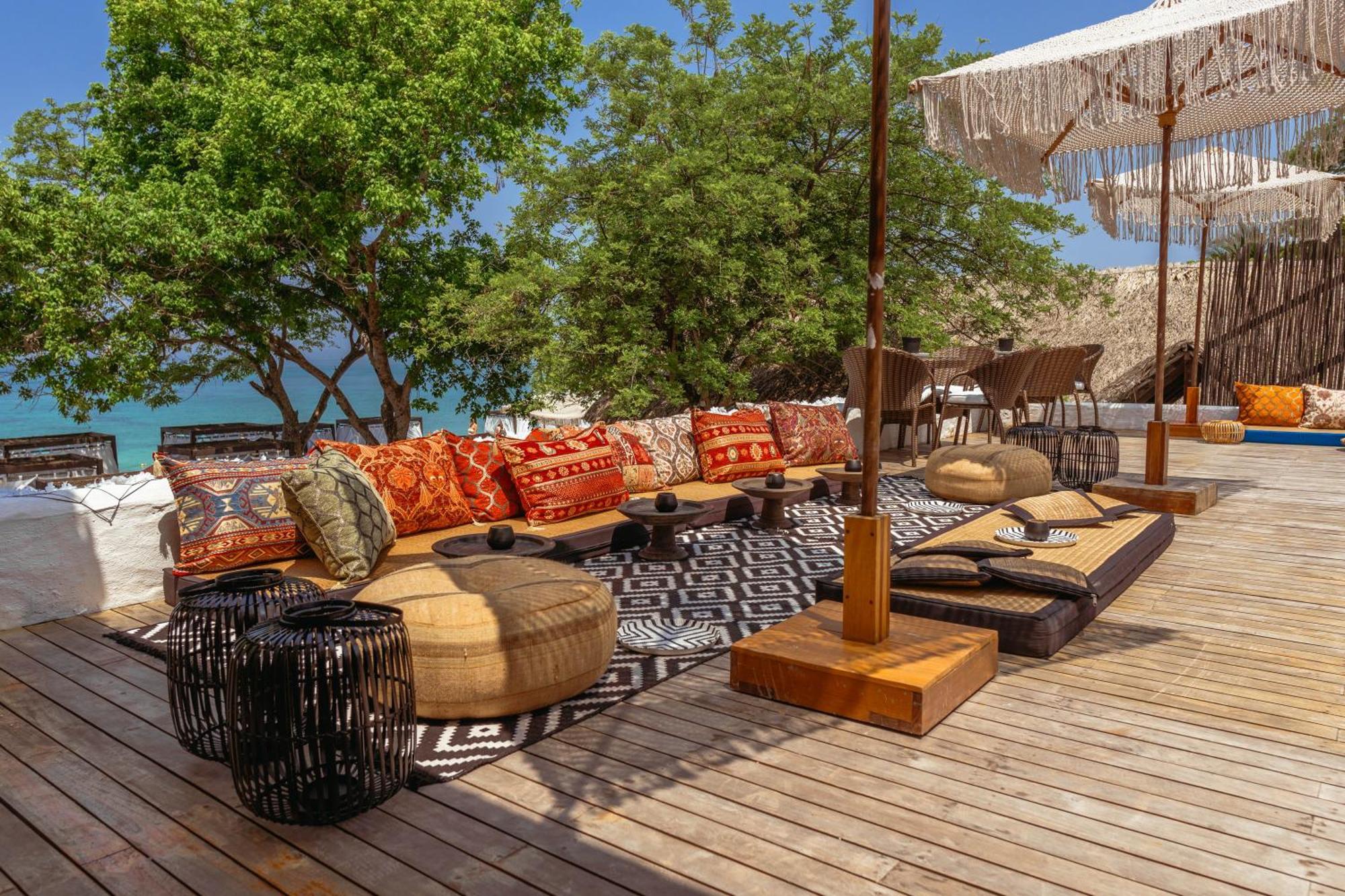 Bora Bora Beach Club & Hotel Isla Grande  Exterior photo