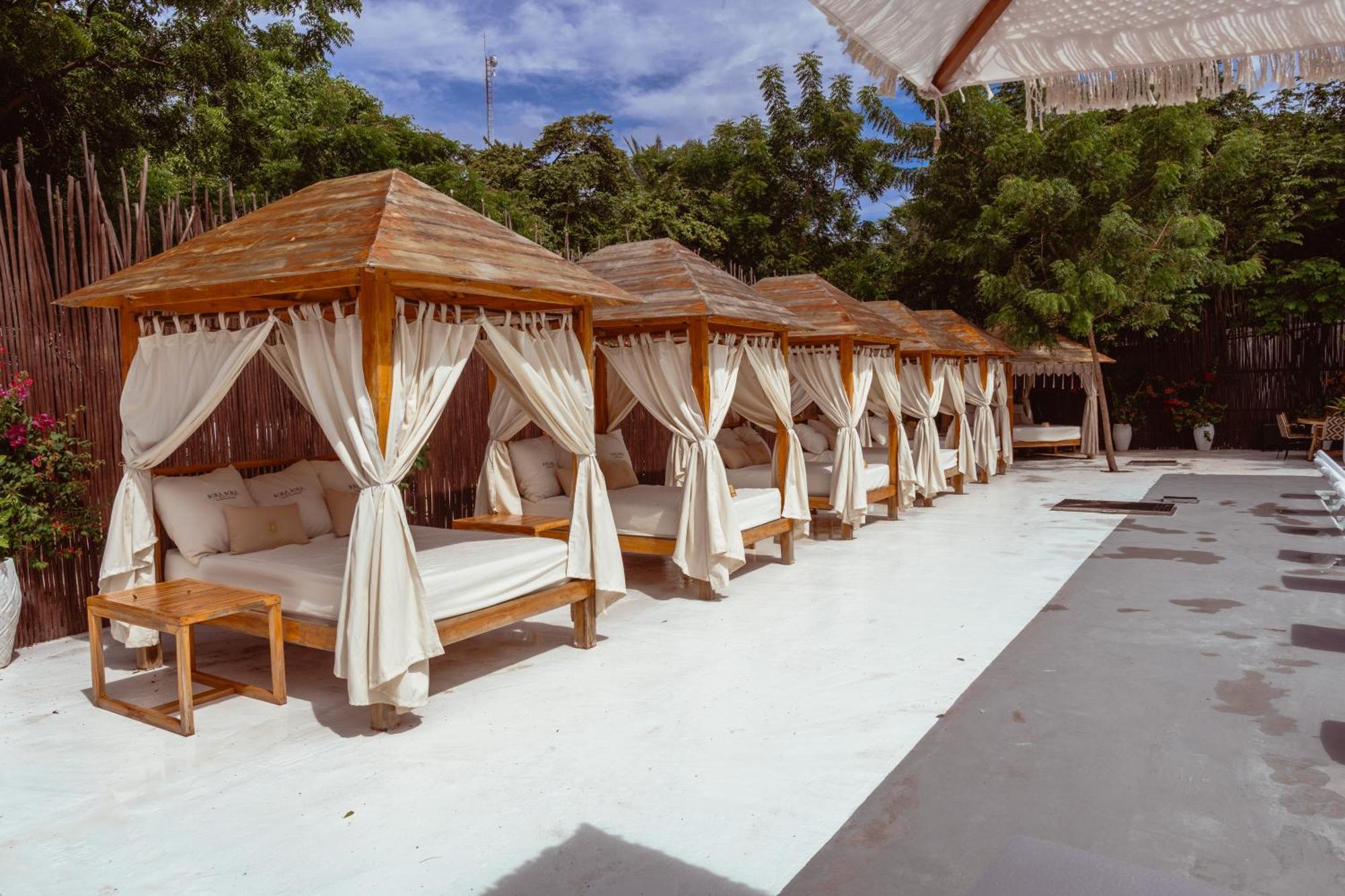 Bora Bora Beach Club & Hotel Isla Grande  Exterior photo