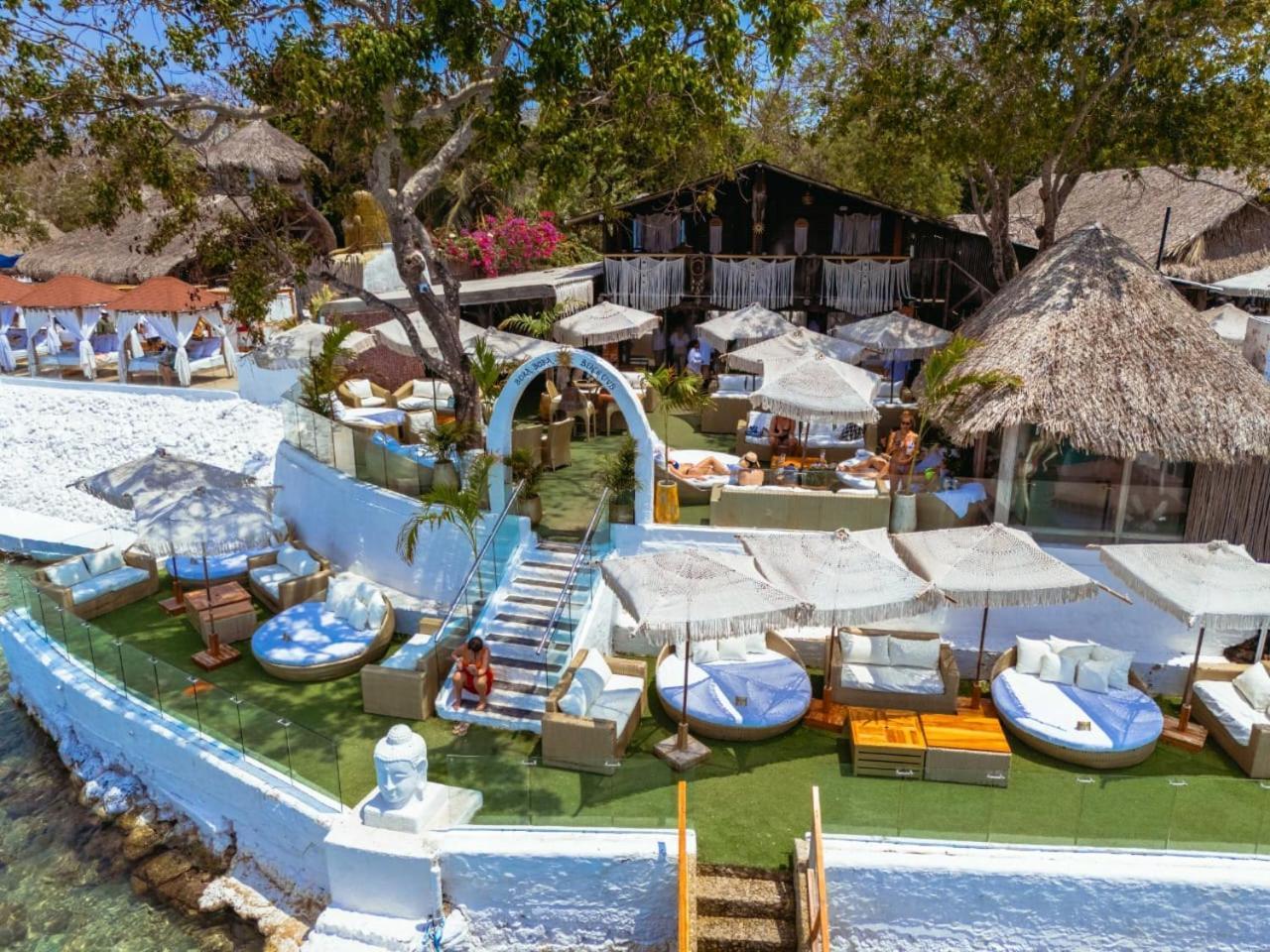 Bora Bora Beach Club & Hotel Isla Grande  Exterior photo